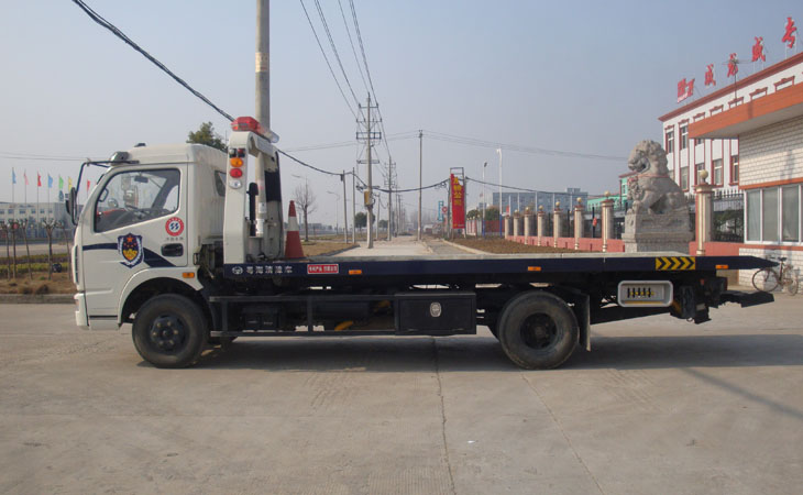 東風(fēng)多利卡清障車(chē)