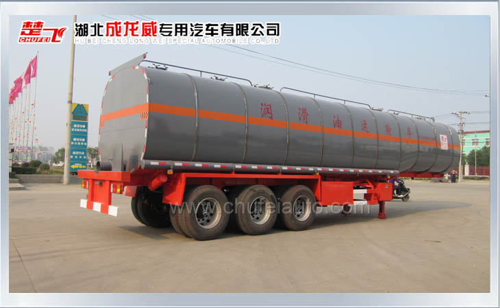 10.5米潤滑油運輸半掛車