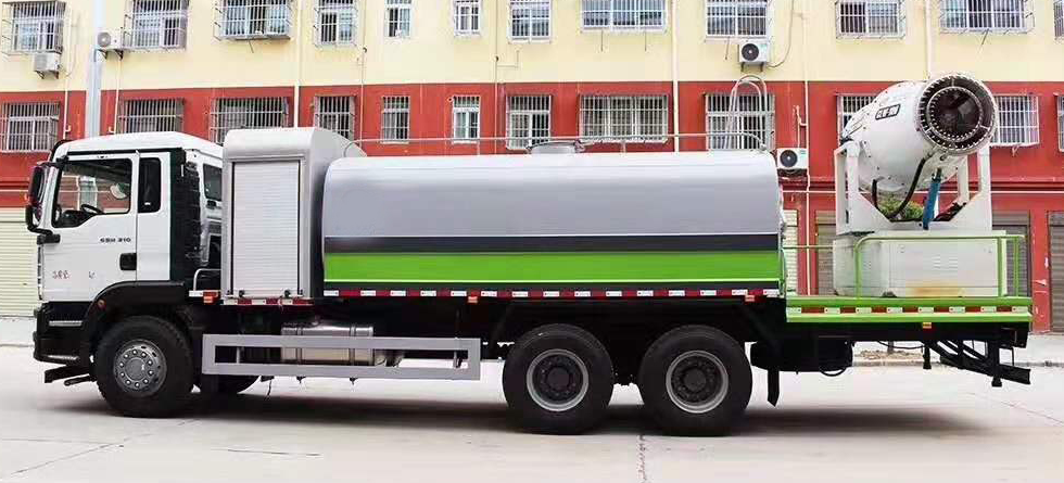 重汽后雙橋汕德卡多功能抑塵車(chē)