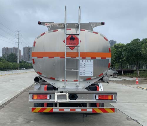 楚飛牌CLQ5321GYY6DA型鋁合金運油車