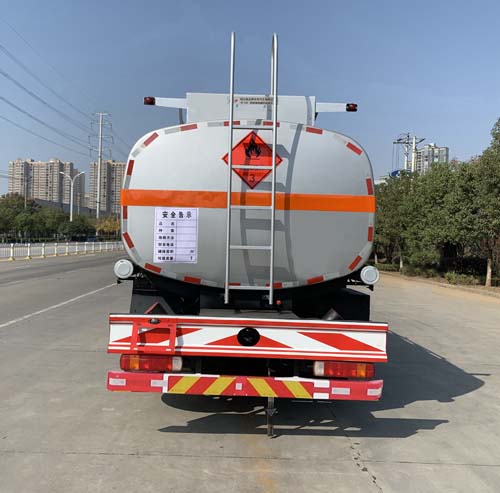北奔前四后八易燃液體罐式運輸車