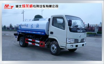 市場(chǎng)上都有哪些5方灑水車