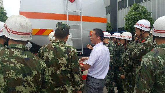 隨州消防隊來我公司學習油罐車知識，老百姓的安全更有了
