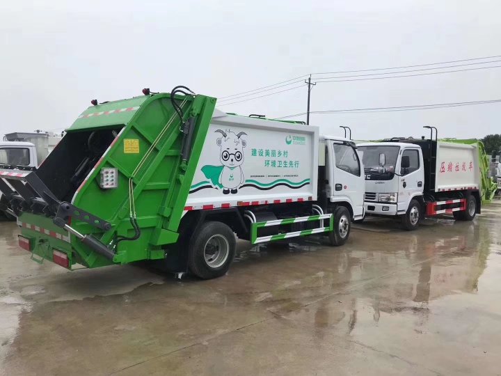 專(zhuān)供村的垃圾清運(yùn)車(chē)輛和設(shè)備