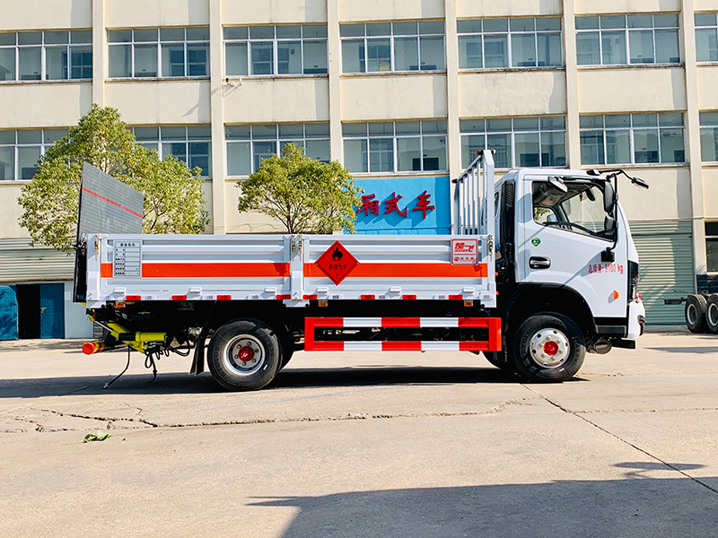 東風4.2黃牌氣瓶運輸車