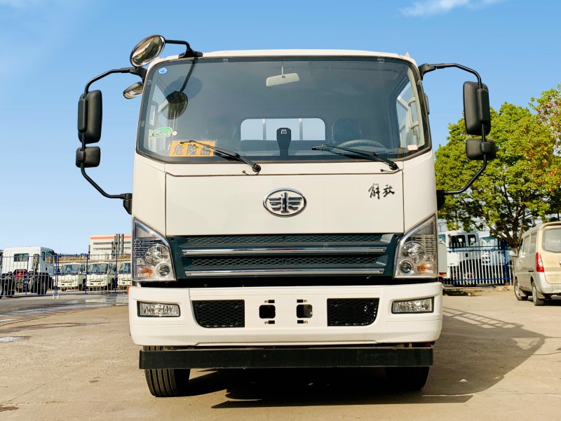 解放5.3米氣瓶運(yùn)輸車